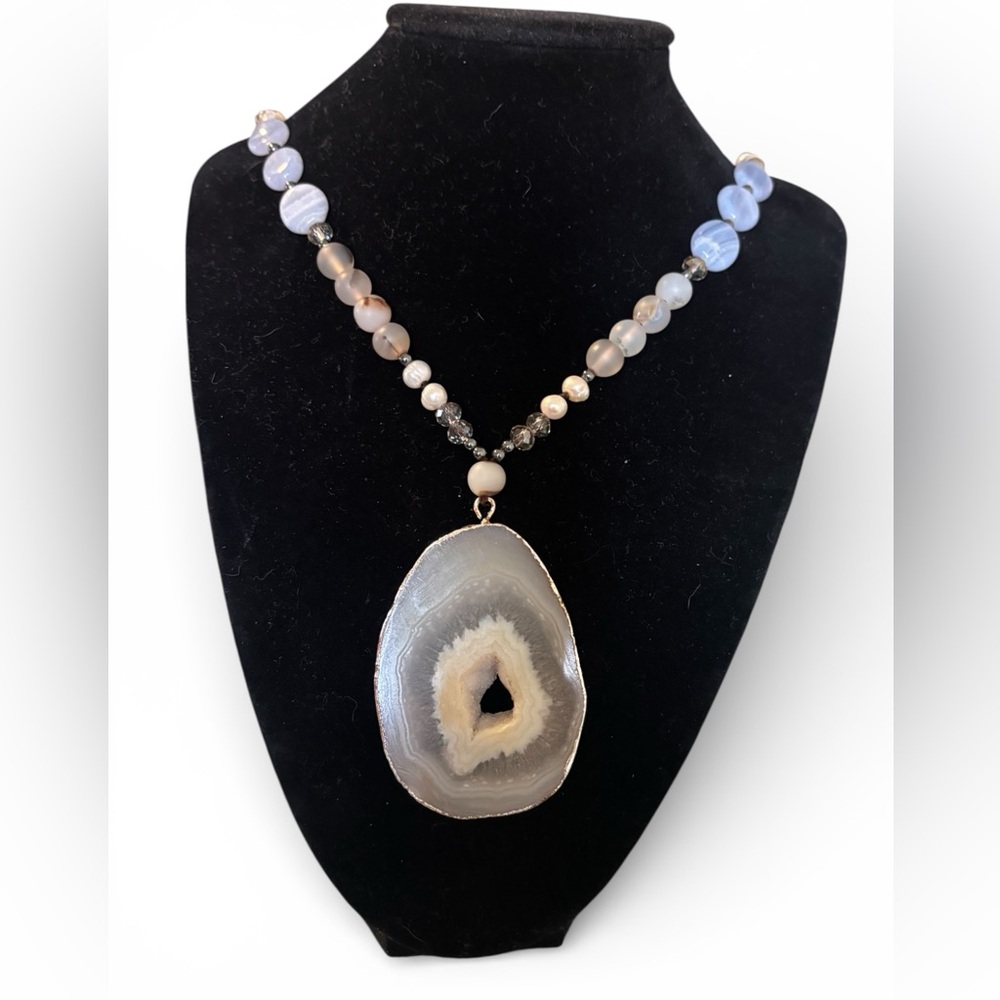 Elegant Vintage Agate Pendant Necklace with beautiful glass beading 36 inches